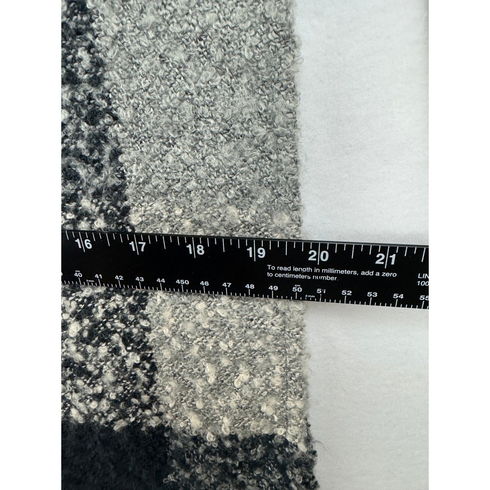 Woolrich Poncho Wrap Womens One Size Black Grey Buffalo Plaid Fringe Boucle Knit - Picture 6 of 7